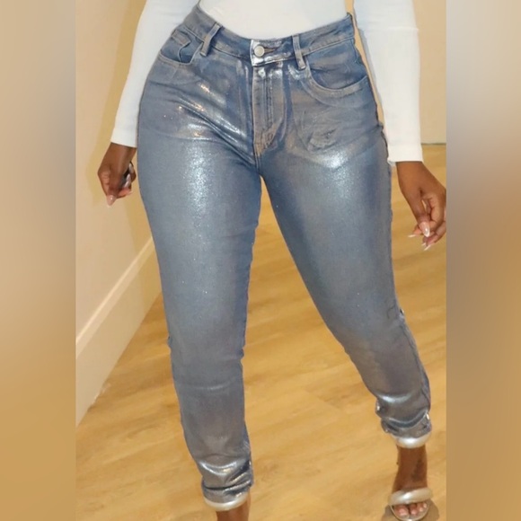 Plus size skinny jeans. (New-never worn). The color on model is the true color. - Picture 4 of 6